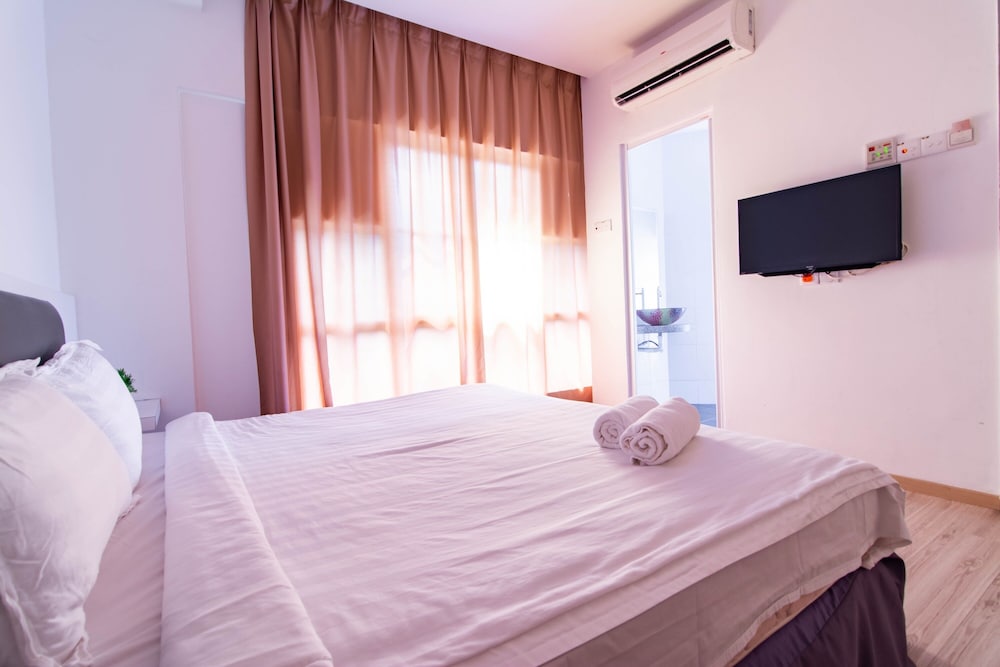Hotel Zamburger Plaza Mahkota 43/67