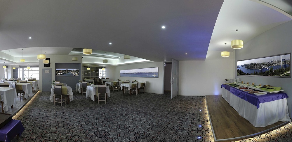 GRAND AS HOTEL 52/64
