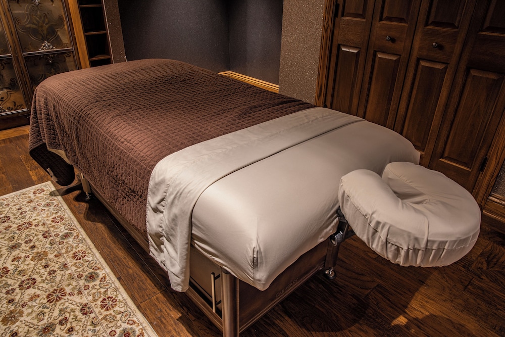 Grand, Spa, Suite