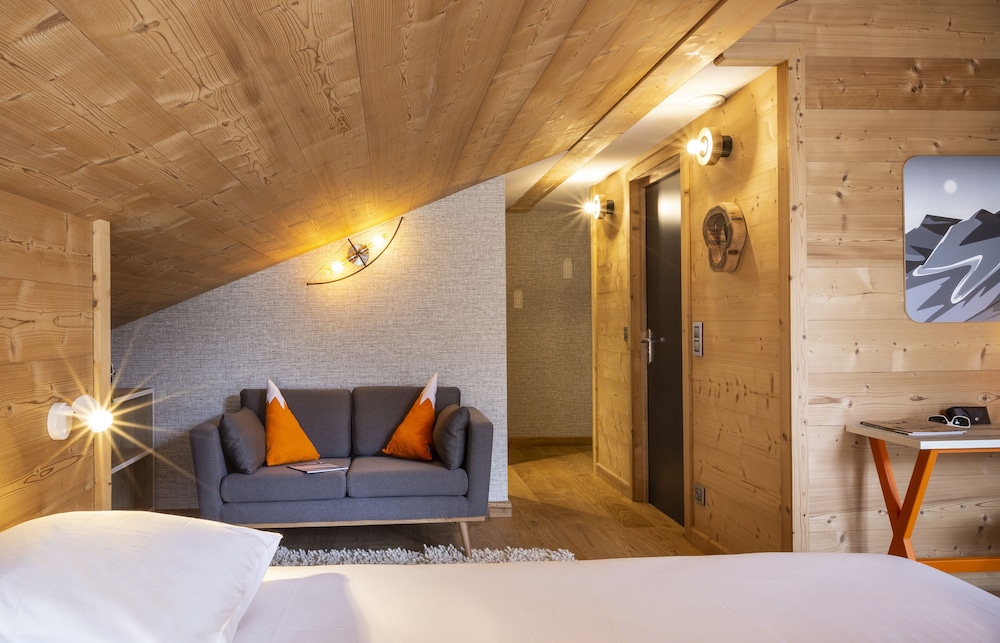 Base Camp Lodge 16/50