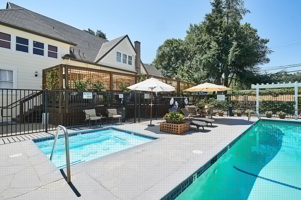 Geyserville Inn 9/70