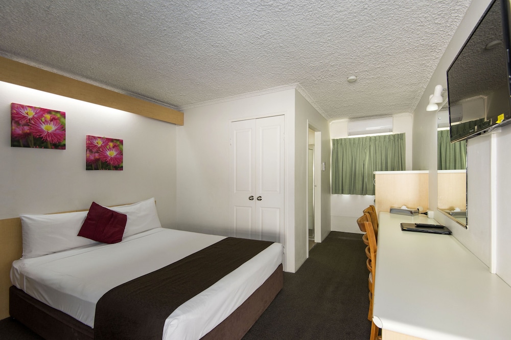 Coral Sands Motel 10/32