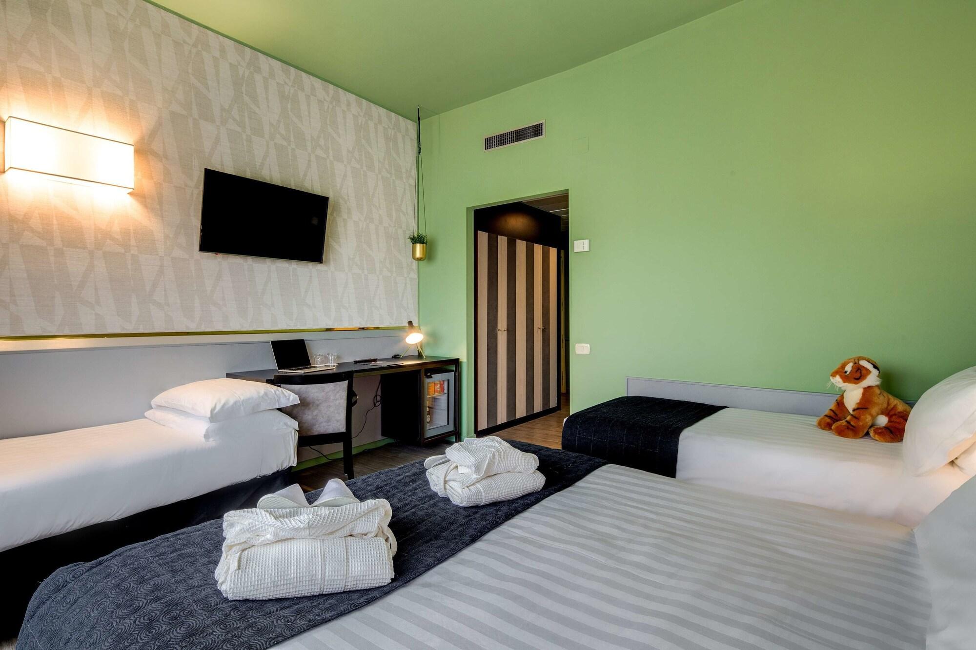 Family, Multiple Beds