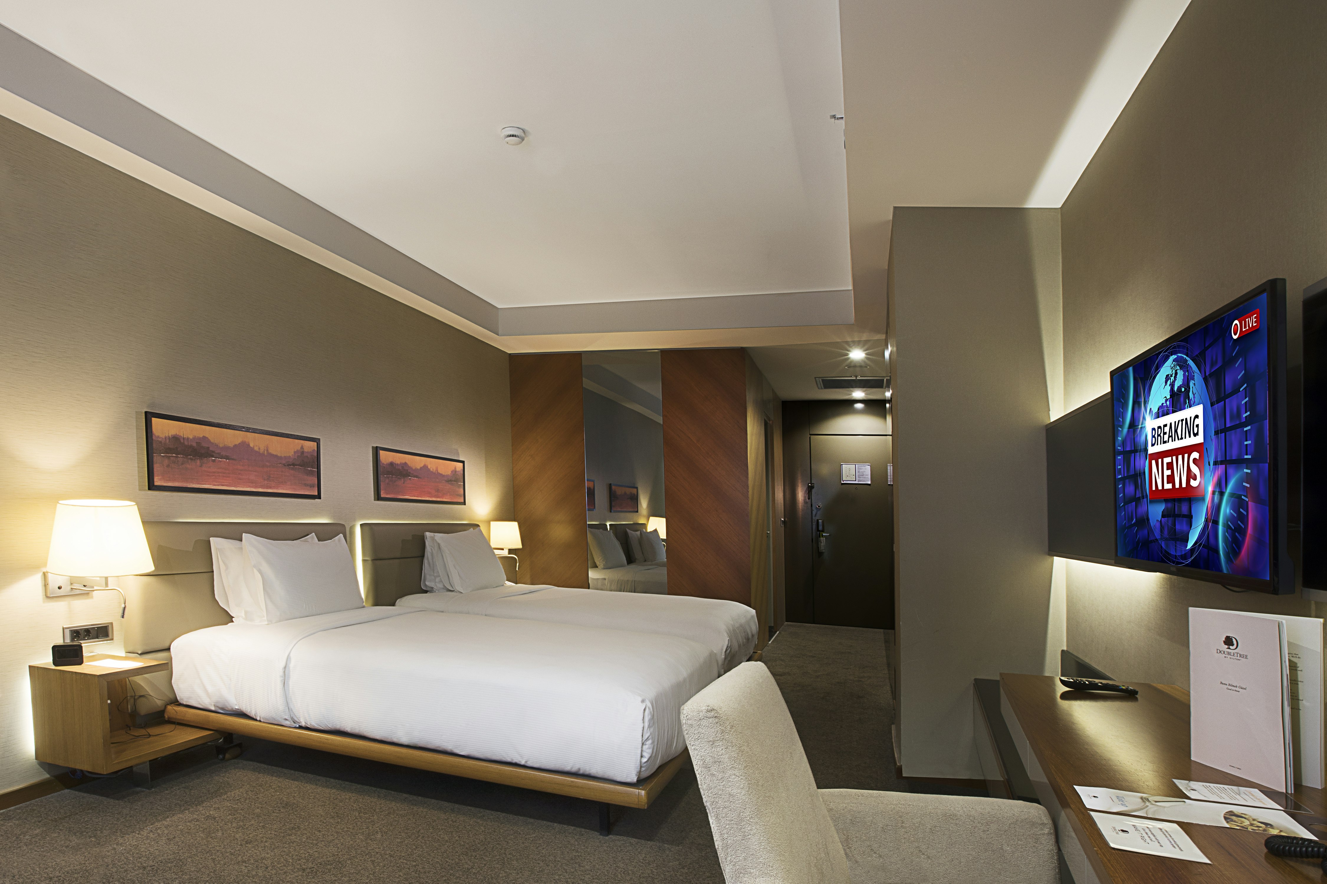 GUEST ROOM, TWIN BEDS
