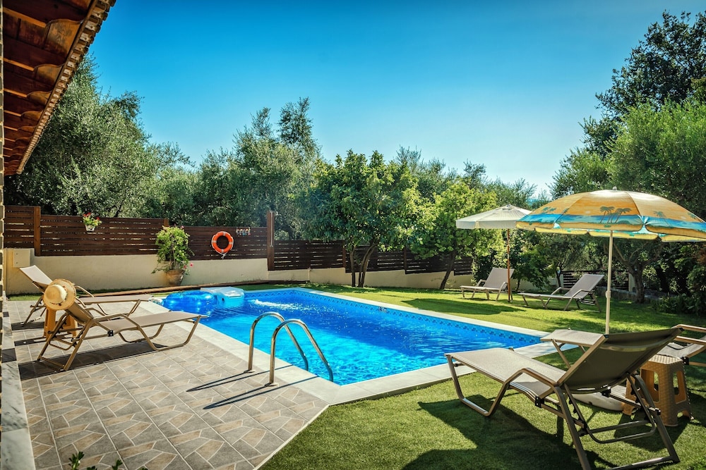 Villa Kardaris 55/57