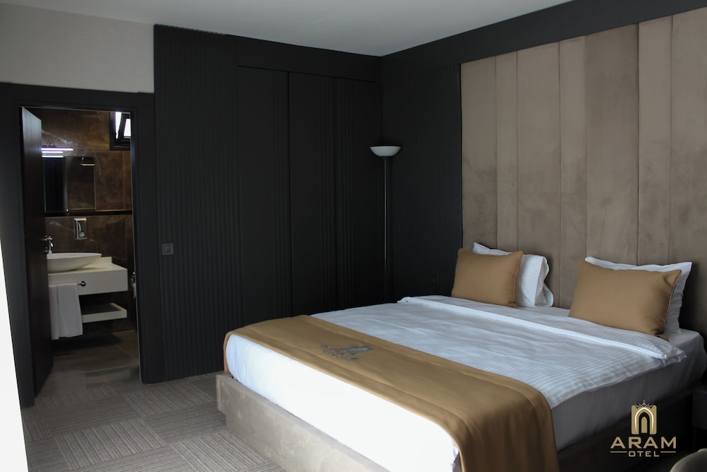 Aram Otel 12/25