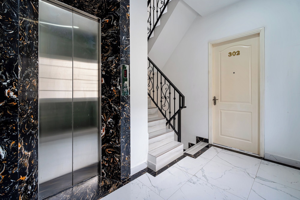 Lyna Apartment 33/46