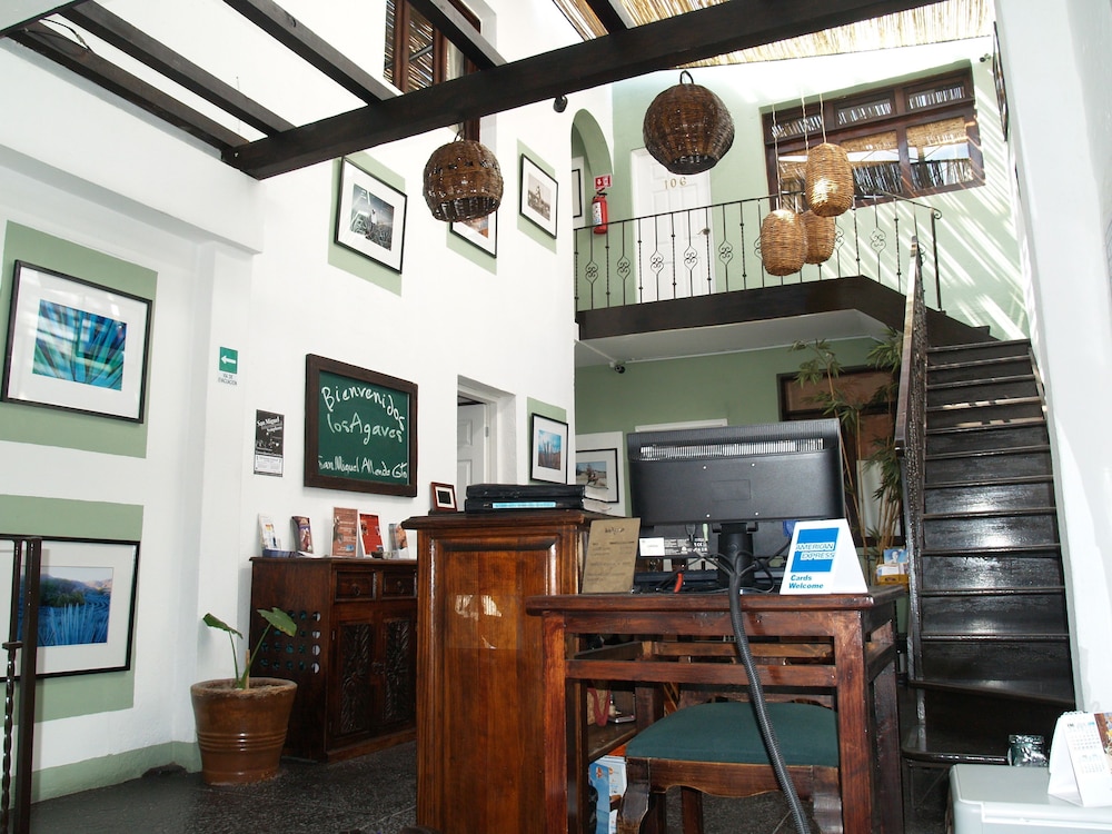 Los Agaves Hotel 47/52