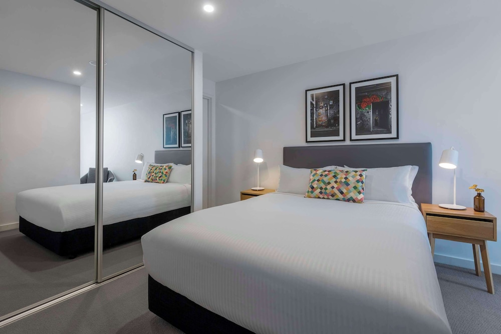 Oaks Melbourne Southbank Suites 8/47