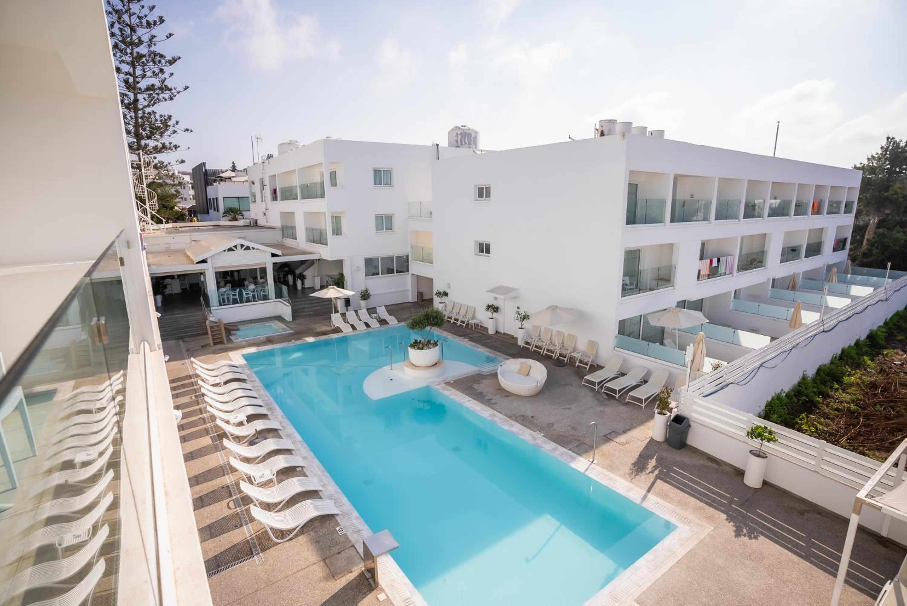 Liquid Hotel Apartments 59/62