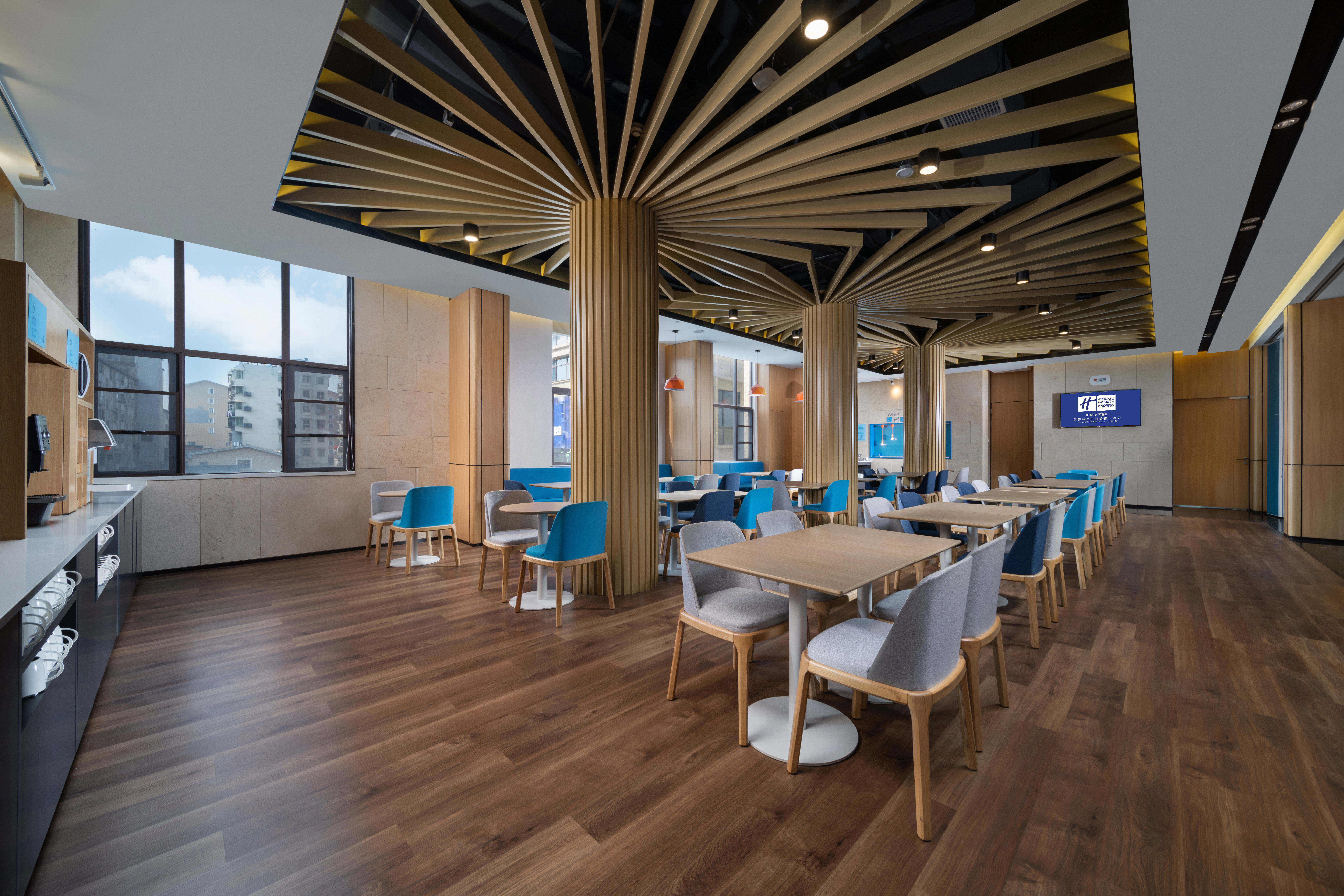 Holiday Inn Express Jingdezhen Taoxichuan 28/45