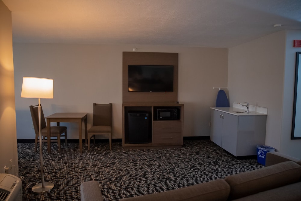 Clarion Pointe Indianapolis Airport 38/64