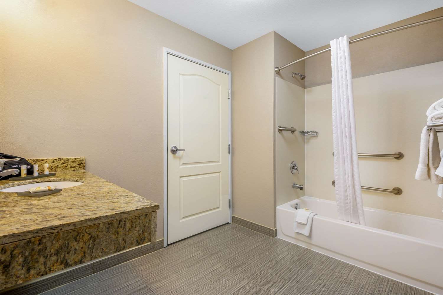 La Quinta Inn & Suites by Wyndham Glendive 55/56