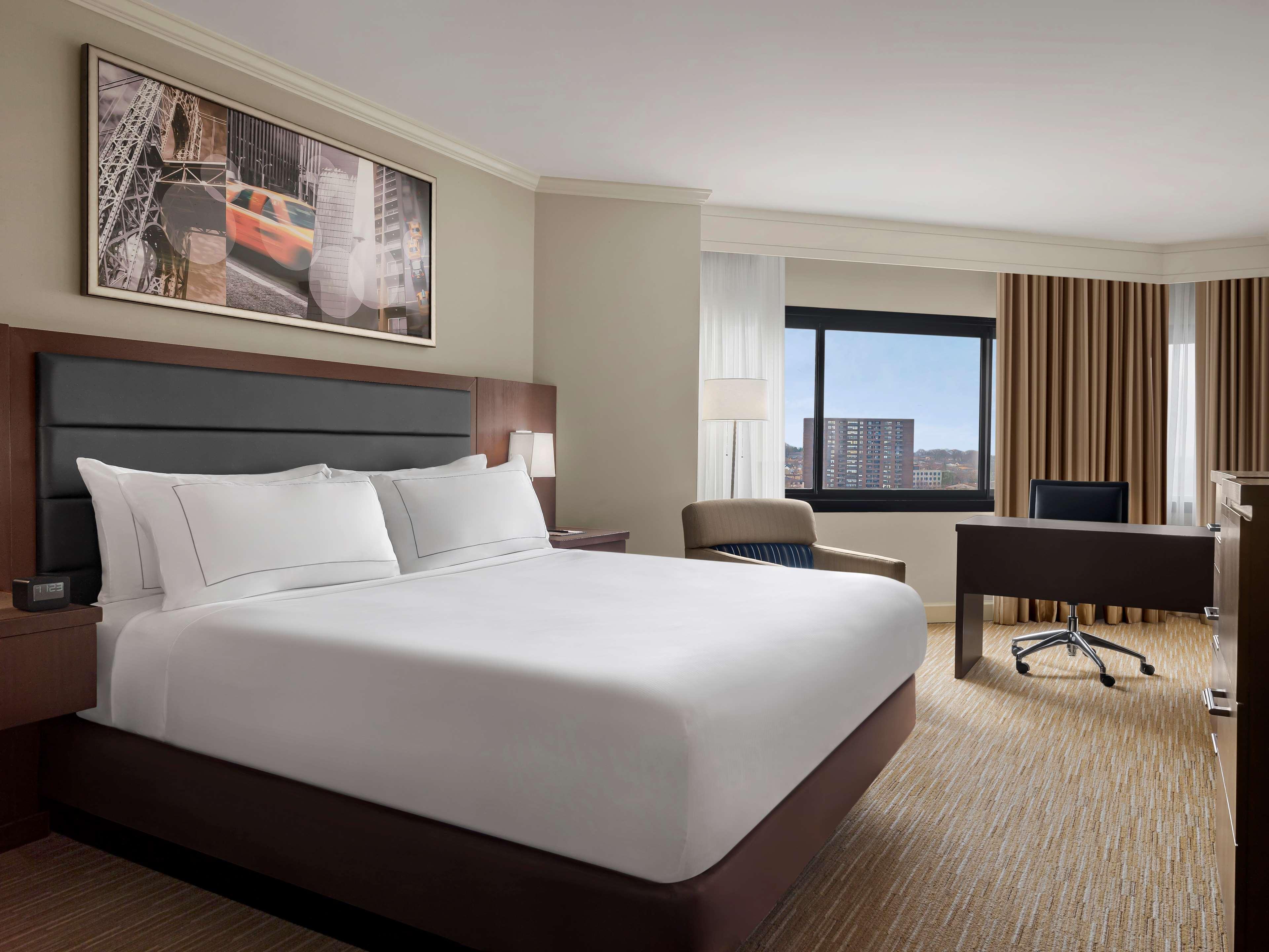 Room at DoubleTree by Hilton Hotel Fort Lee - George Washington Bridge, FORT LEE - NJ