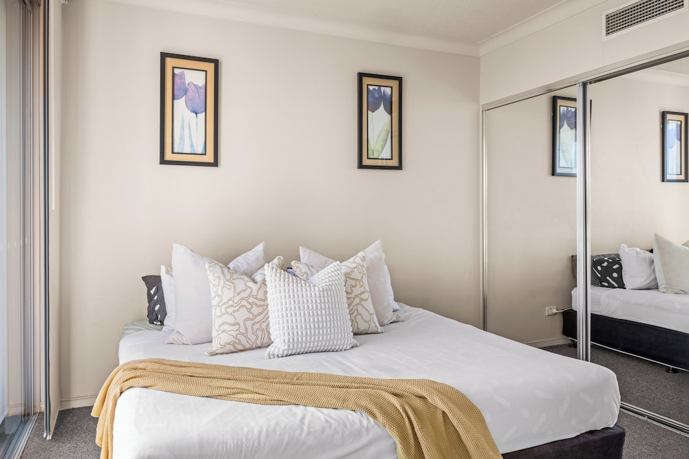 2 BEDROOMS, APARTMENT, RIVER VIEW