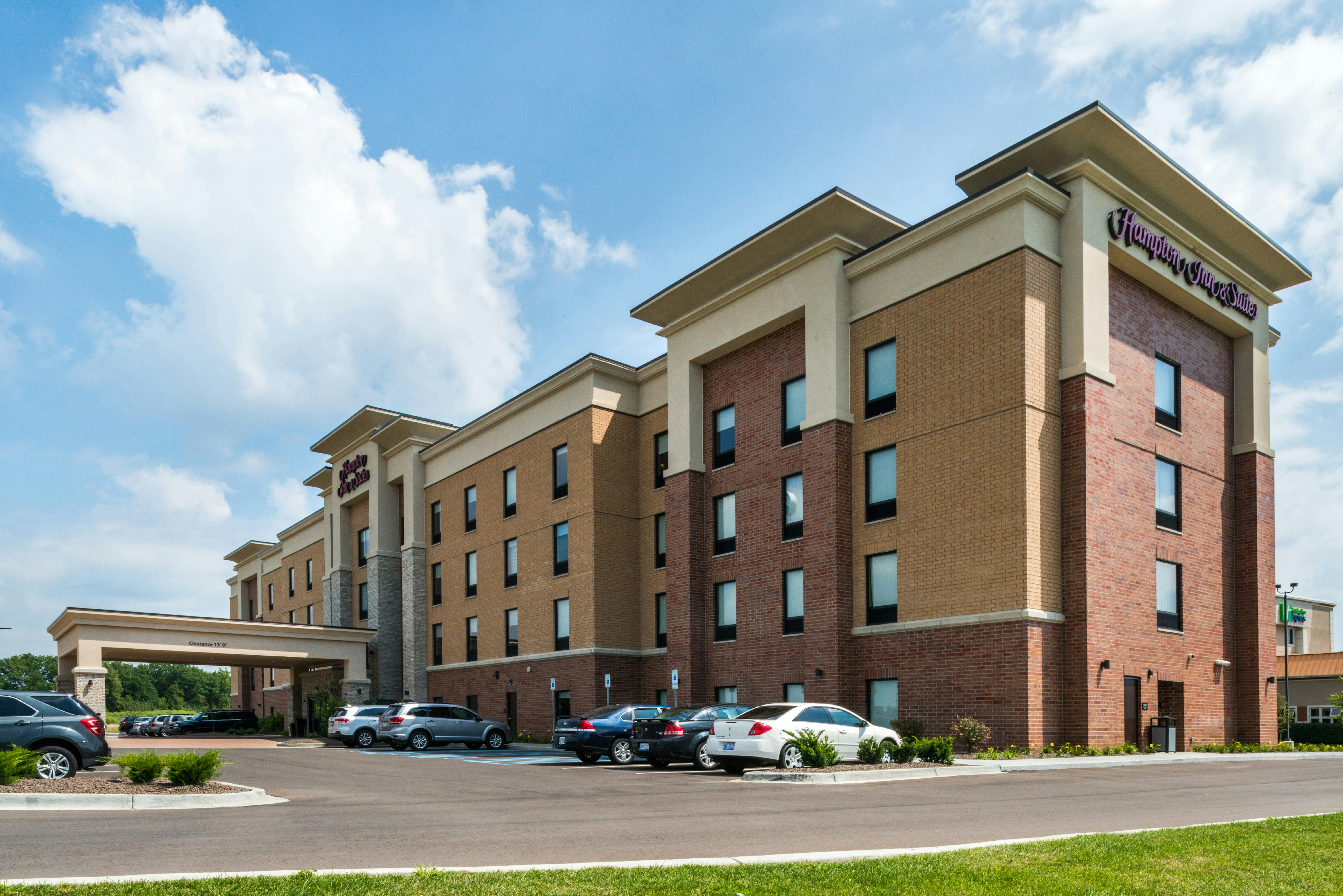Hampton Inn & Suites Wixom 59/61