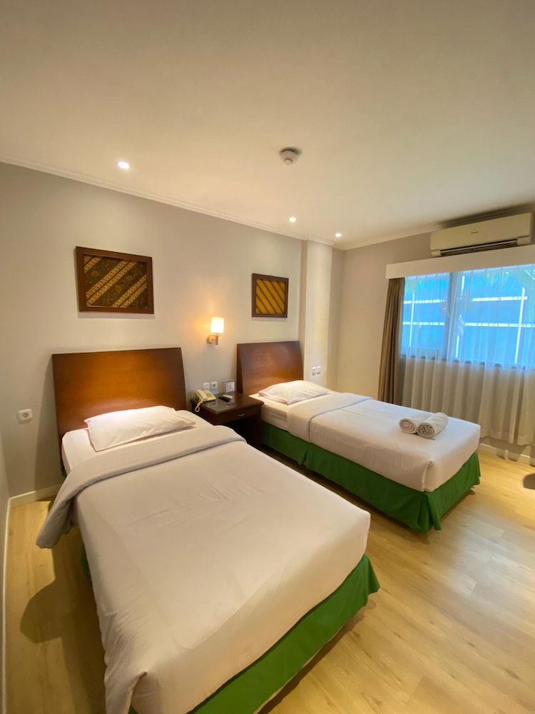 CLASSIC, SUPERIOR, TWIN BEDS