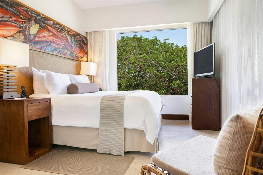 1 Bedroom, Crown, Superior, Suite, King Bed, Resort View, Sofa, Large, Top Floor