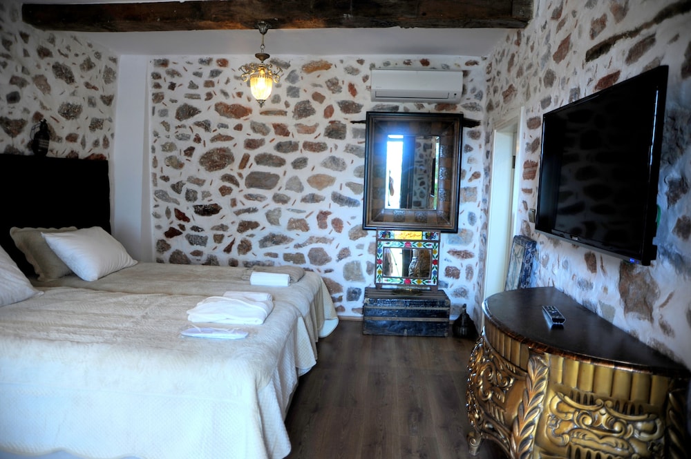 Economy, Double Bed, Lemon Villa Hotel 2/6