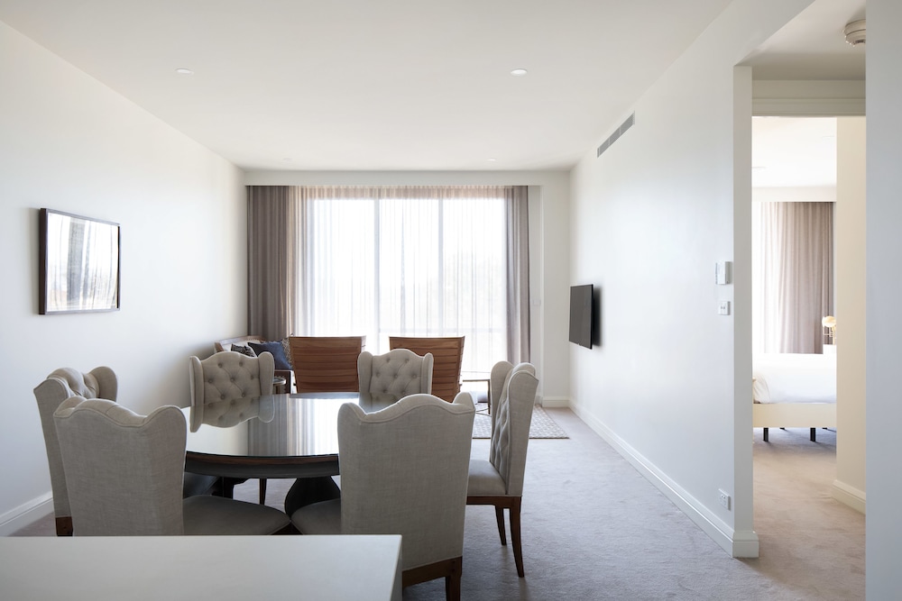 Knightsbridge Canberra 55/61