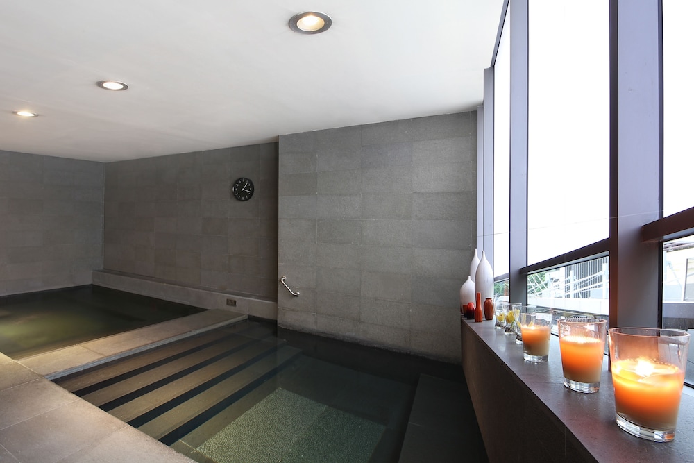 Pan Pacific Serviced Suites Orchard 40/76