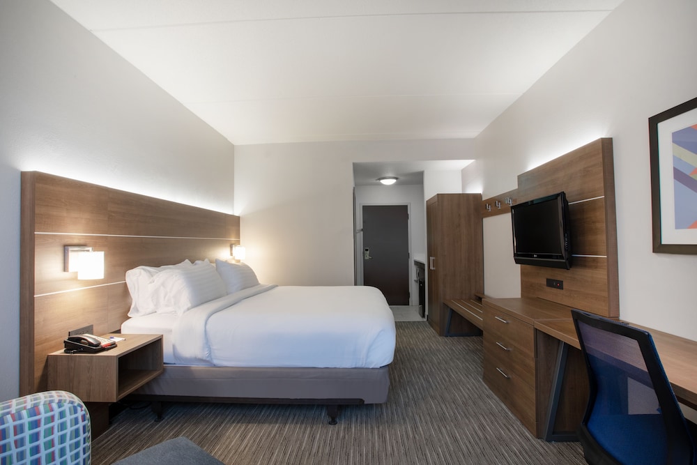 Holiday Inn Express Harrisburg East 30/71