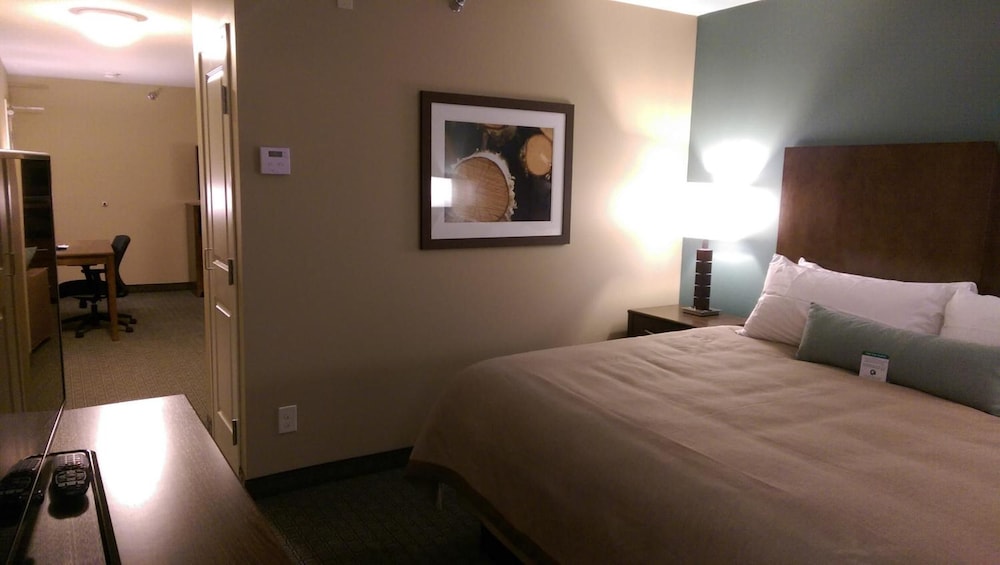 GrandStay Hotel & Suites - Delano 6/21