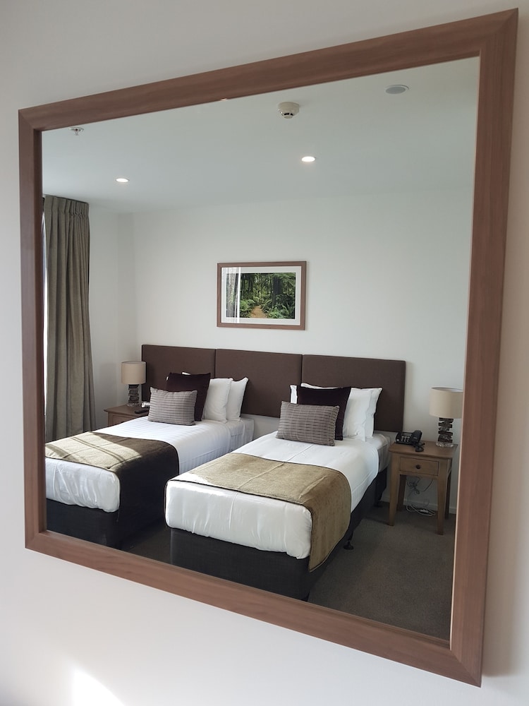DELUXE, APARTMENT, TWIN BEDS
