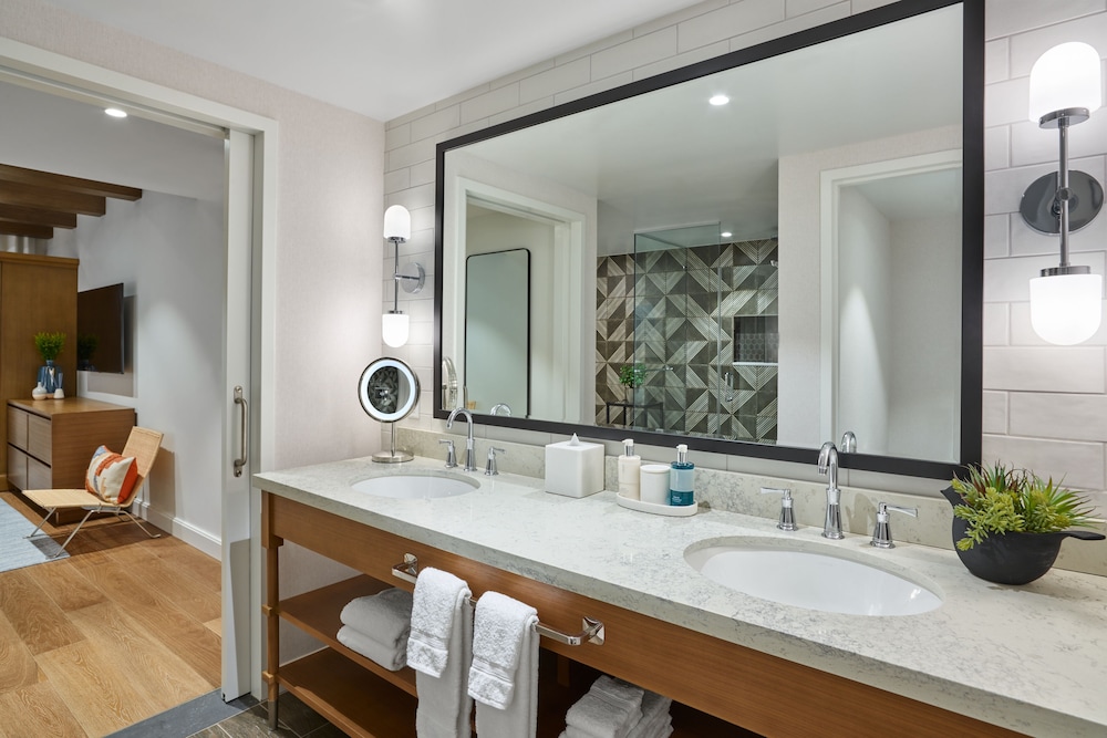 The Seabird Ocean Resort and Spa, Part of Destination Hotel by Hyatt 46/50