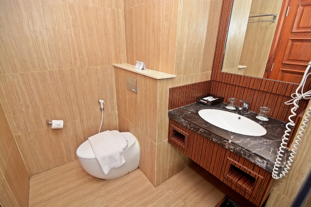 Kj Hotel 35/37