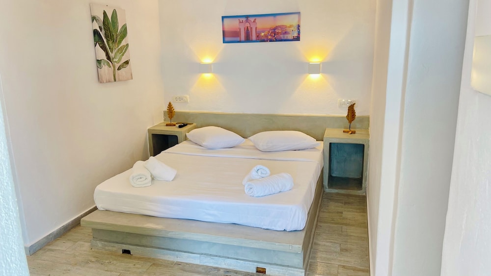 Executive, Double Bed, Caldera View