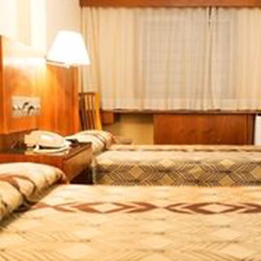 Hotel del Jardin 22/50