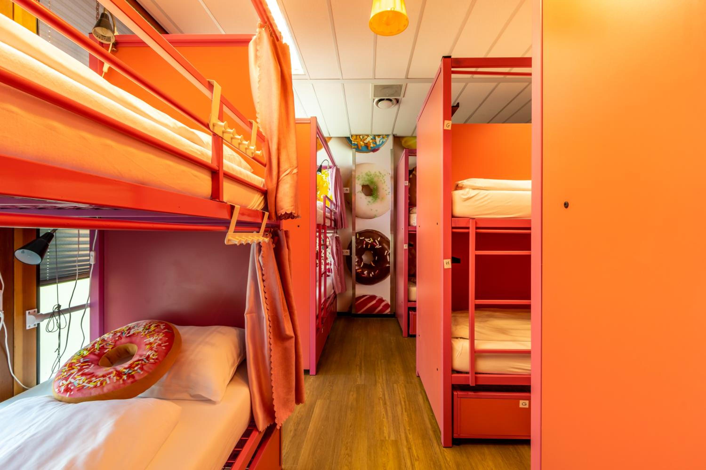 Hostelle - female only hostel 3/10