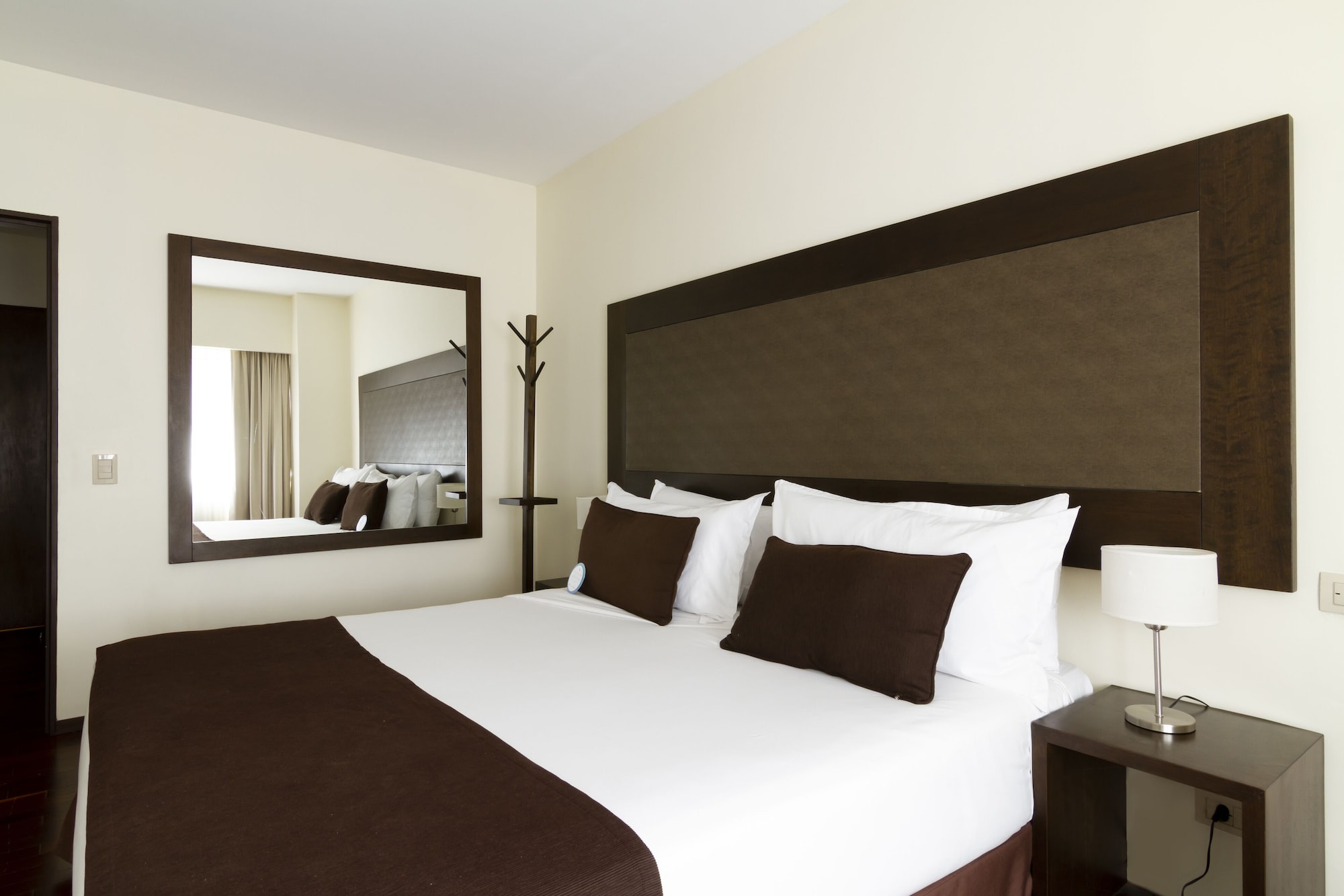 AMBASSADOR, SUITE