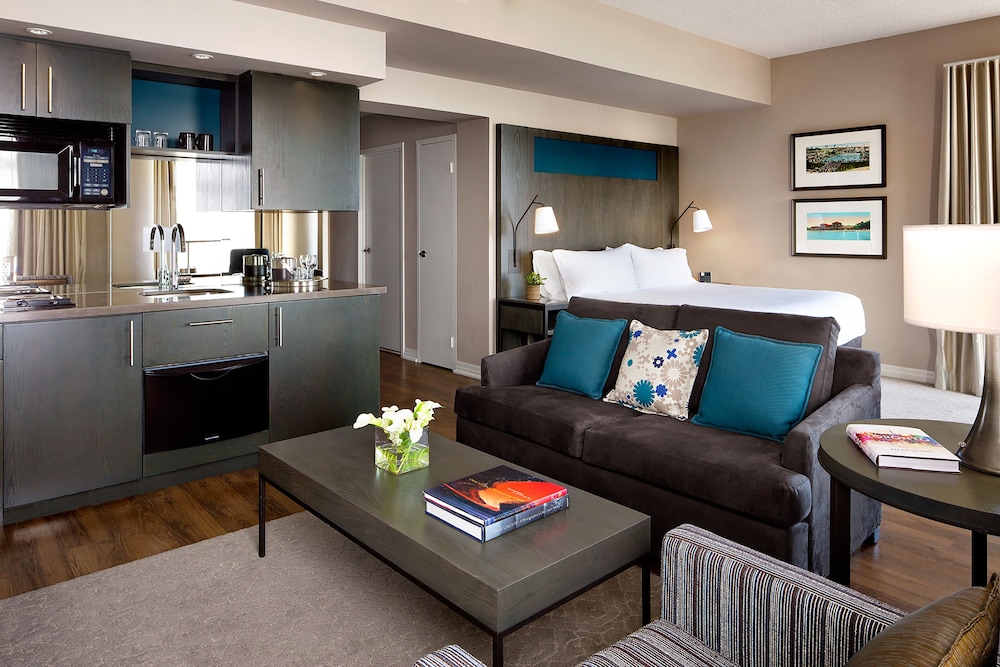 One King West Hotel Residence 43/63