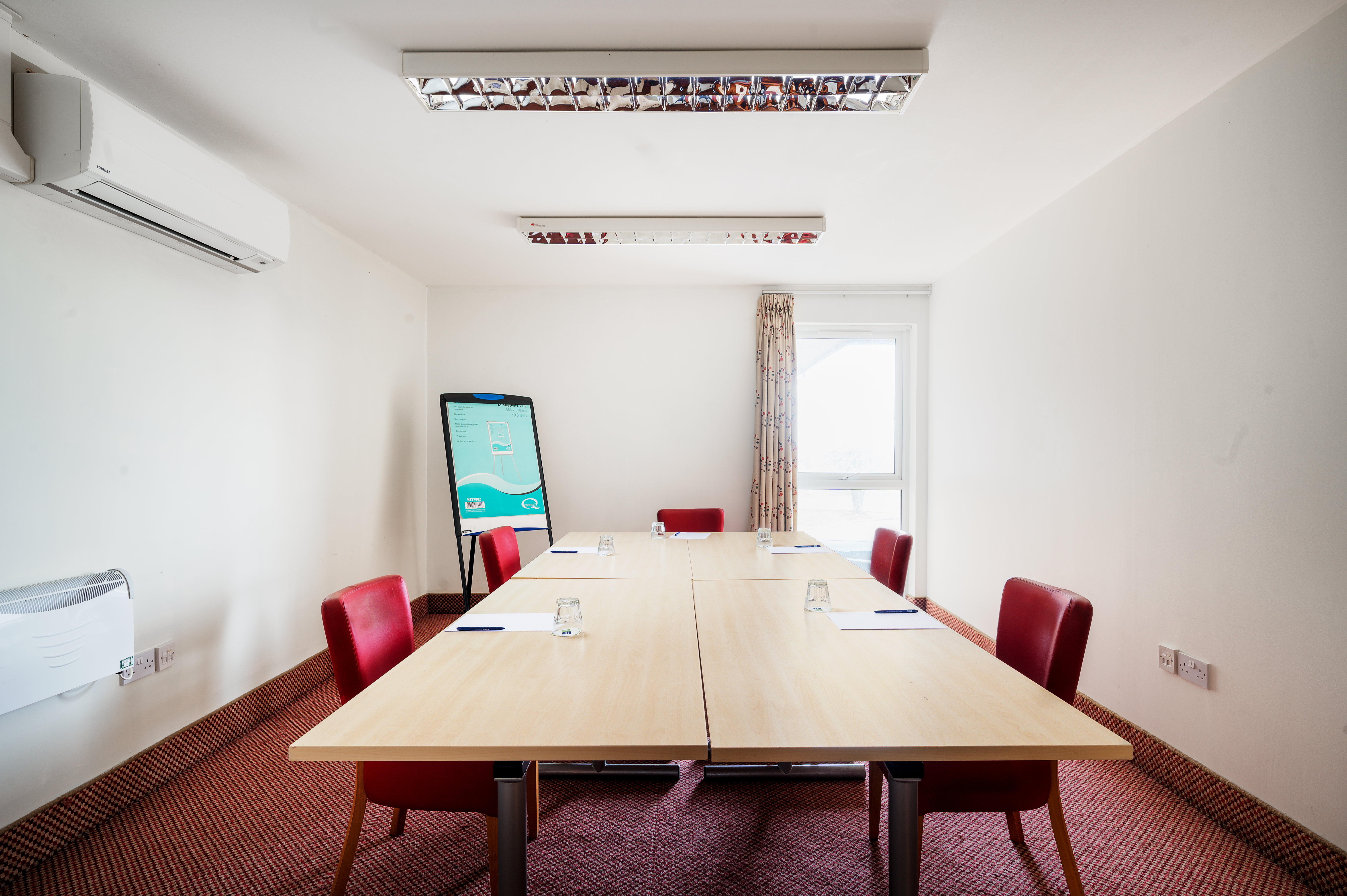 HOLIDAY INN EXPRESS SHREWSBURY 28/40