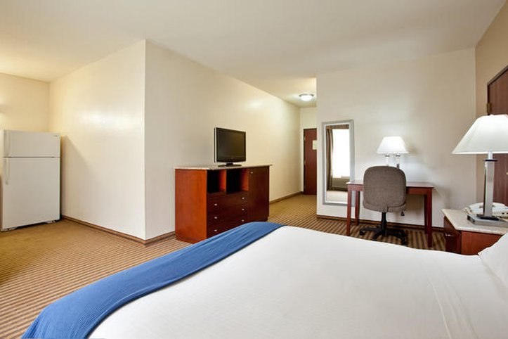 Holiday Inn Express Hotel And Suites Three Rivers 18/60