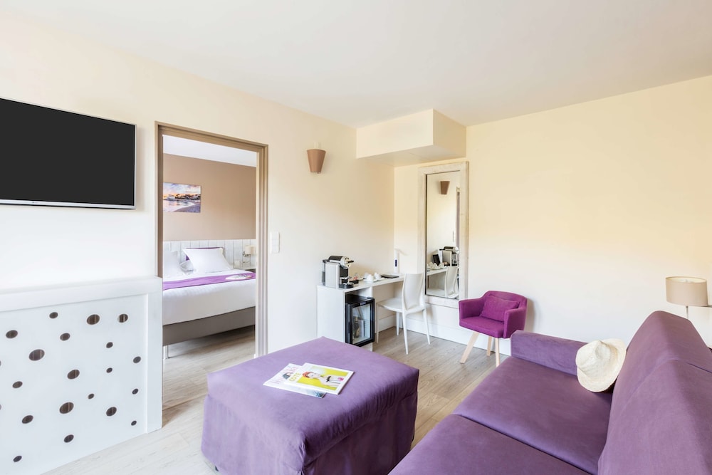 Best Western Plus La Rade 50/73