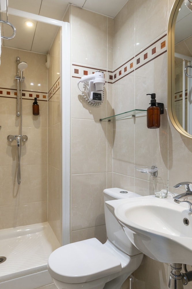 HOTEL ELYSEE ETOILE 42/47