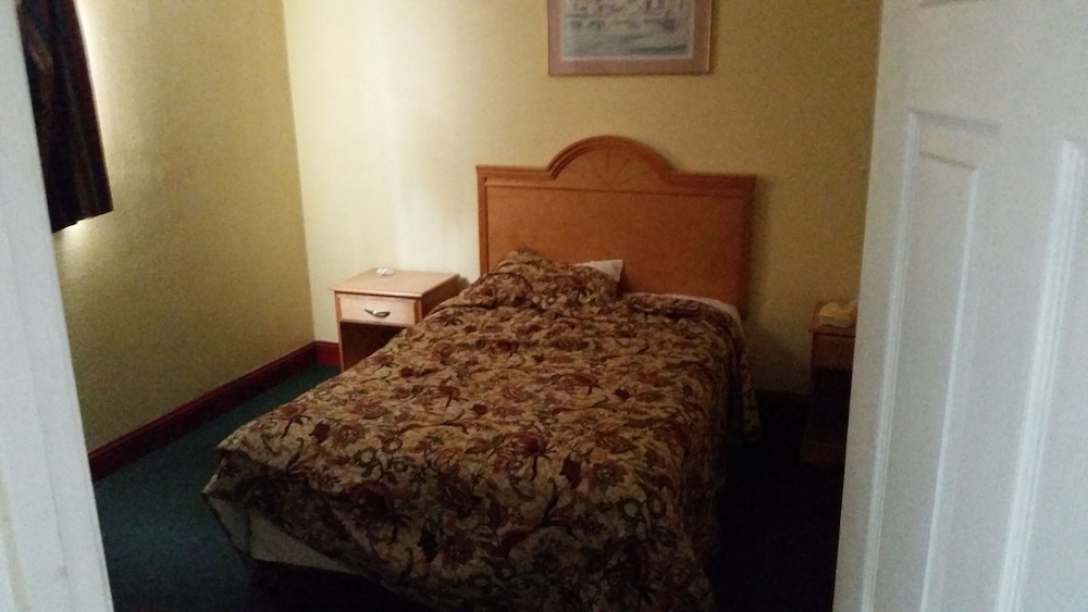 Economy Inn Antioch 10/24