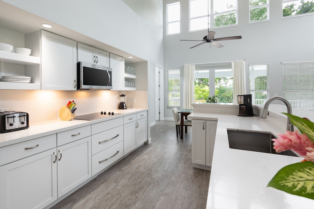 Dolphin Point Villas 8/50