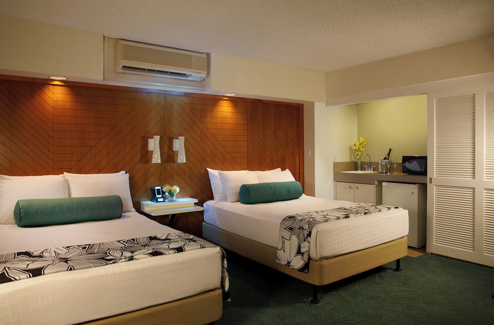 CLUB, SUITE, 2 DOUBLE BEDS