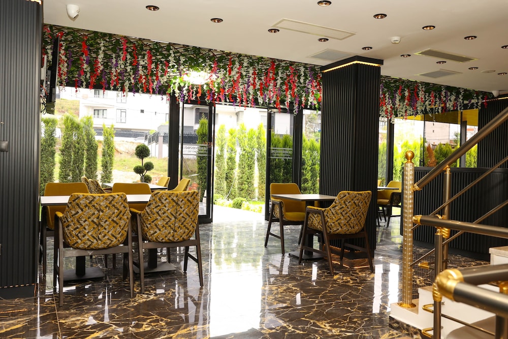 Garden Mode Airport Hotel 35/50