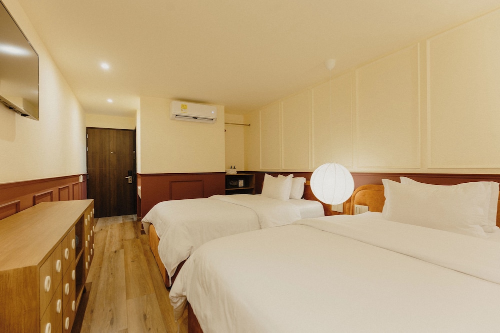 SUPERIOR, 2 DOUBLE BEDS
