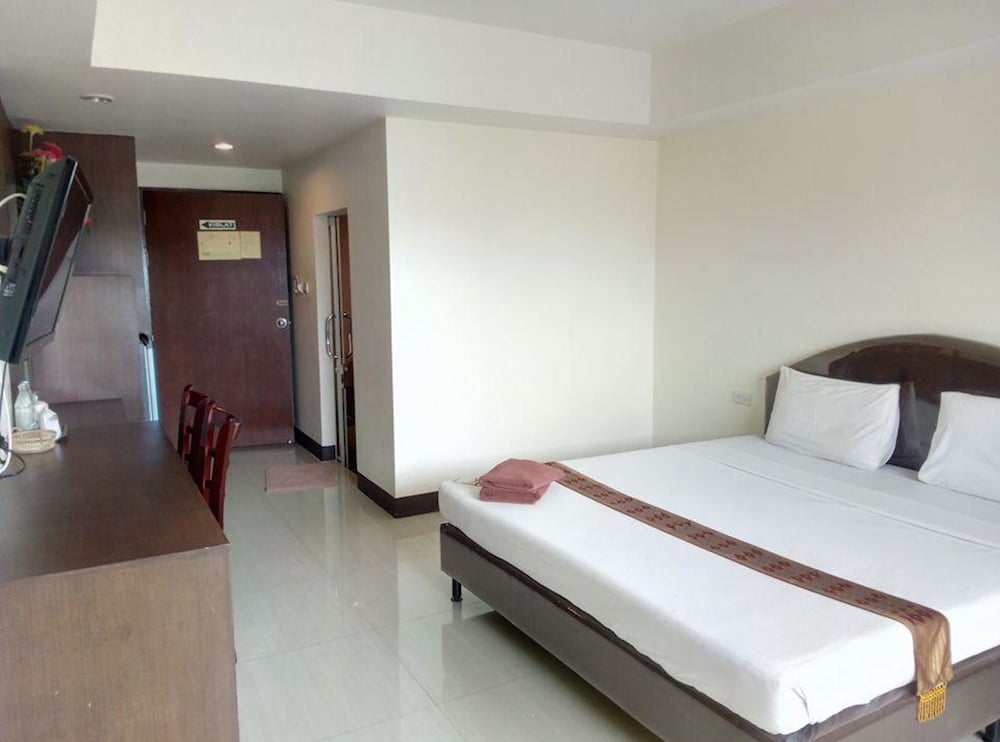 Pearl Place Hotel 12/48