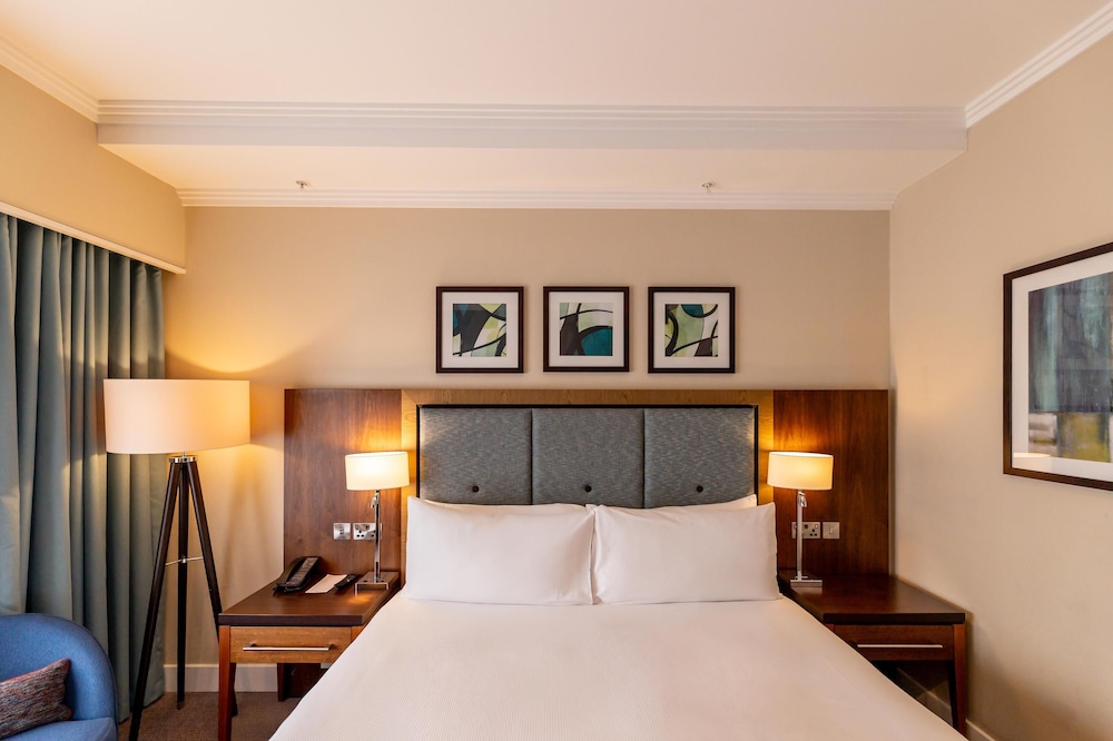 غرفة ديلوكس بسرير كوين، DoubleTree by Hilton London Victoria 2/9