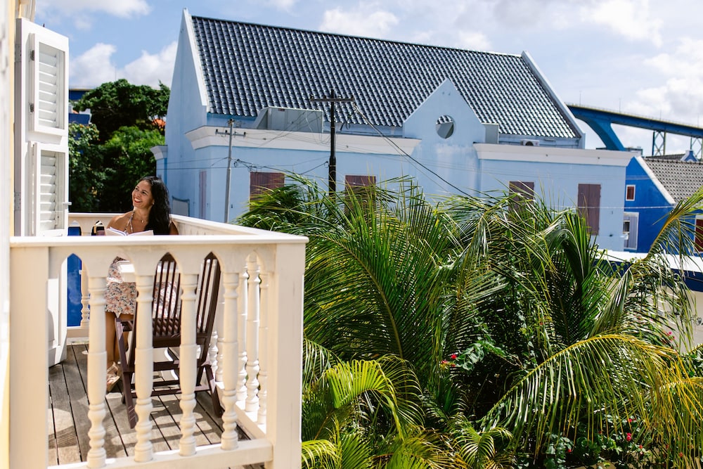 Bario Hotel 43/50