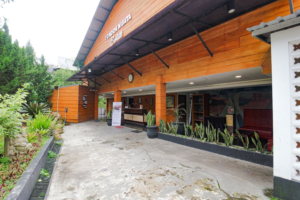 Bwalk Hotel Malang 3/50