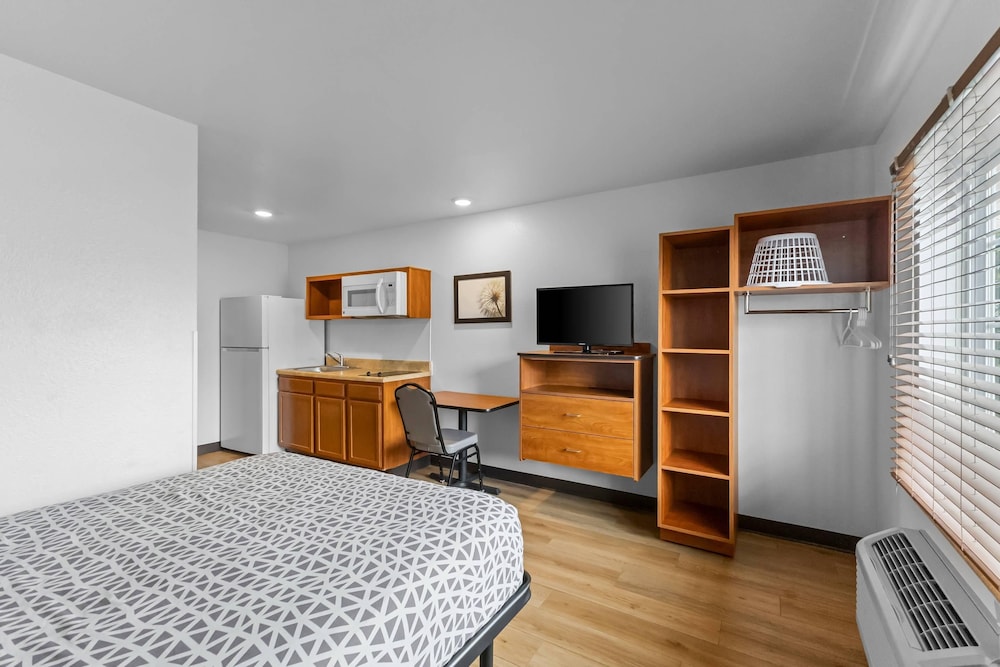 WoodSpring Suites Chesapeake-Norfolk Greenbrier 27/50