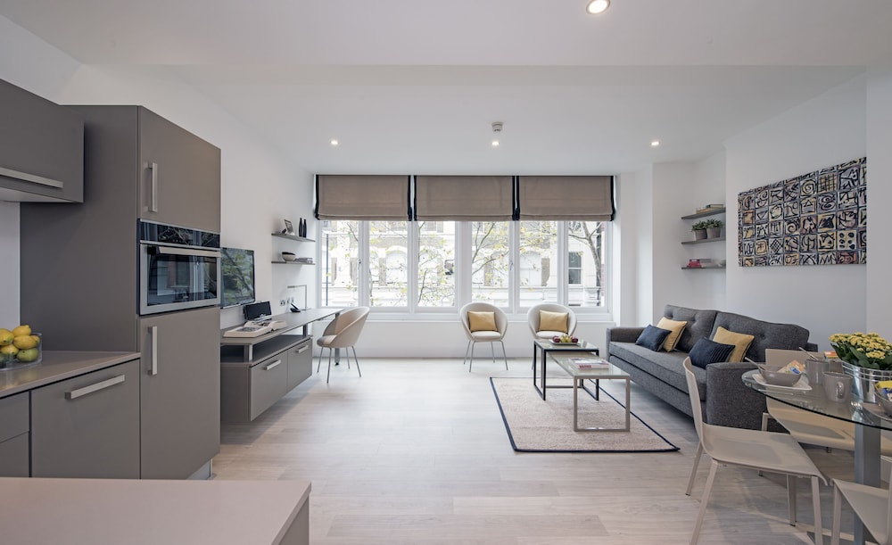 The Rosebery 28/41